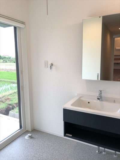 NO FRONT DOOR HOUSE