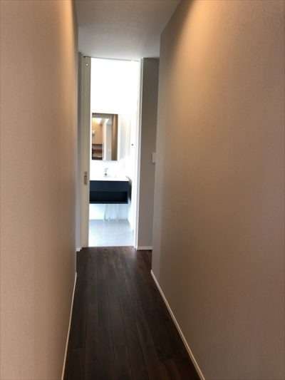 NO FRONT DOOR HOUSE