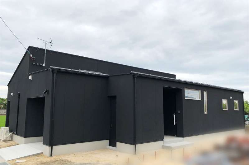 NO FRONT DOOR HOUSE