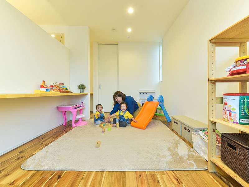 シンプルな中にあふれる個性、心躍る笑顔が集まる家